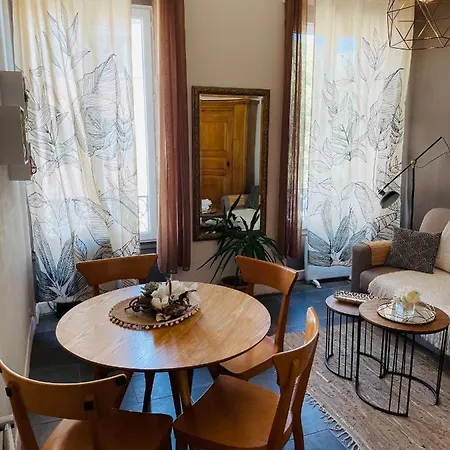 Moderne, 2 Chambres, 6 Couchages, Easy Check-in Apartment *